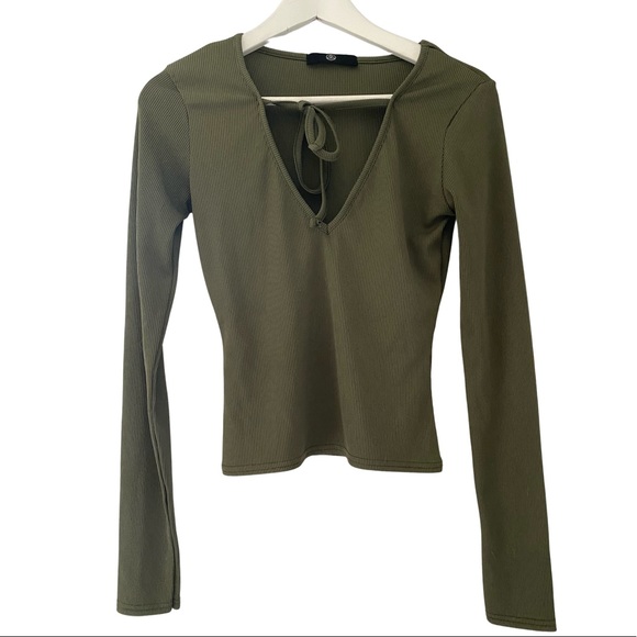 Missguided - Long sleeve ribbed crop - Picture 2 of 4